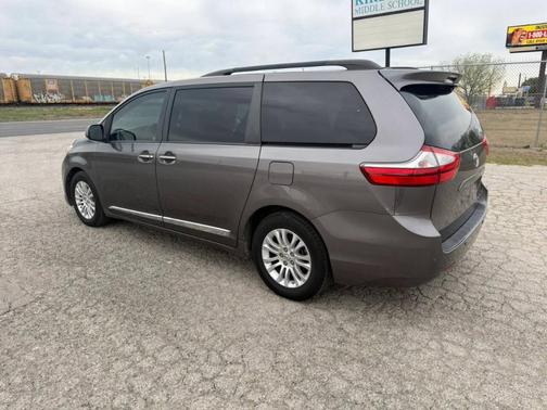 2016 Toyota Sienna XLE Premium