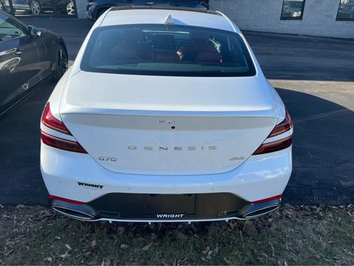 2025 Genesis G70 2.5T