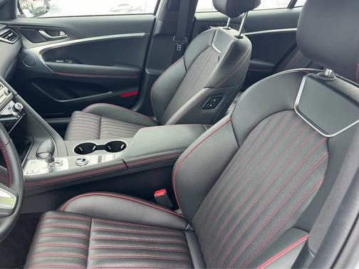 2024 Genesis G70 2.5T