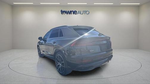 2022 Audi Q8 55 Premium Plus