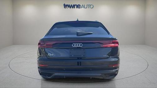 2022 Audi Q8 55 Premium Plus