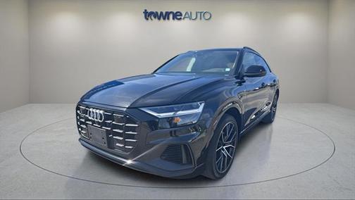 2022 Audi Q8 55 Premium Plus