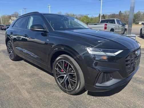 2022 Audi Q8 55 Premium Plus