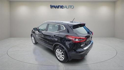 2022 Nissan Rogue Sport SV