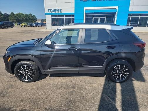 Mosaic Black Metallic 2023 Chevrolet Trailblazer ACTIV