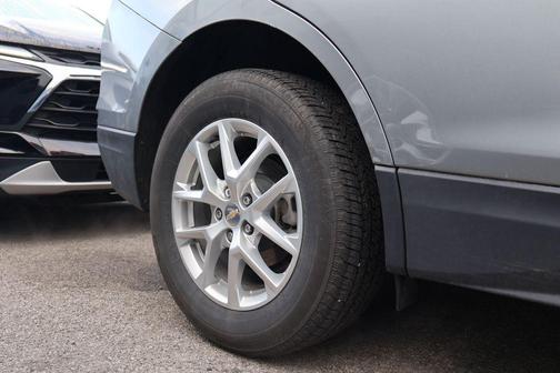 Sterling Gray Metallic 2024 Chevrolet Equinox 1LT
