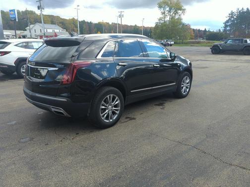 2022 Cadillac XT5 Premium Luxury
