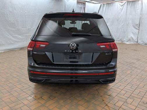 2022 Volkswagen Tiguan 2.0T SE R-LINE BLACK
