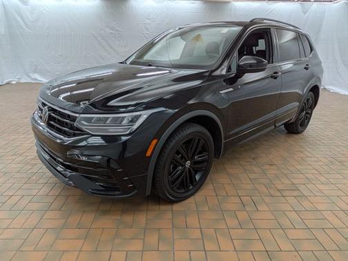 2022 Volkswagen Tiguan 2.0T SE R-LINE BLACK