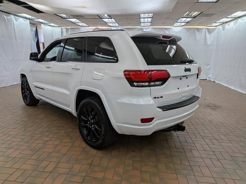 2018 Jeep Grand Cherokee LAREDO