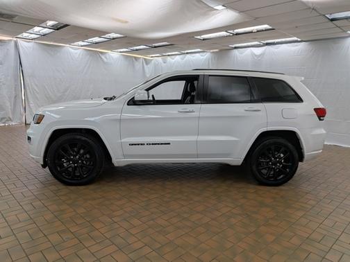 2018 Jeep Grand Cherokee LAREDO