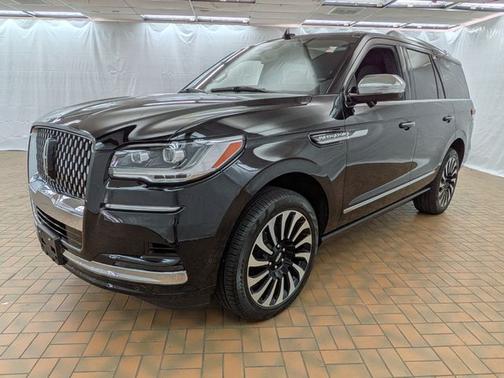 INFINITE BLACK MET CC 2024 Lincoln Navigator BLACK LABEL