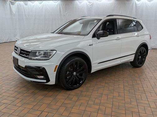 Pure White 2020 Volkswagen Tiguan 2.0T SE R-LINE BLACK