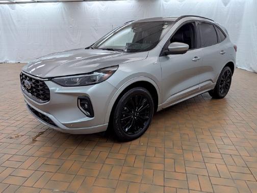 ICONIC SILVER METALLIC 2023 Ford Escape ST-LINE ELITE