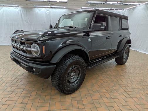 SHADOW BLACK 2024 Ford Bronco OUTER BANKS
