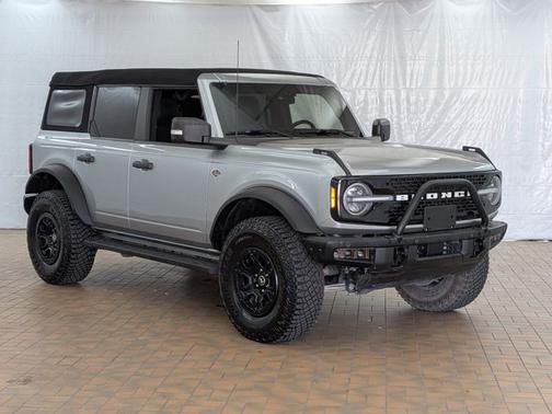 ICONIC SILVER METALLIC 2024 Ford Bronco WILDTRAK