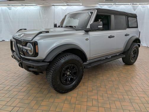 ICONIC SILVER METALLIC 2024 Ford Bronco WILDTRAK