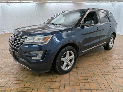 BLUE JEANS METALLIC 2017 Ford Explorer XLT