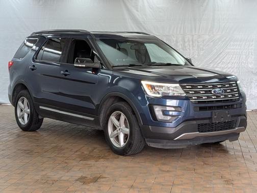 BLUE JEANS METALLIC 2017 Ford Explorer XLT
