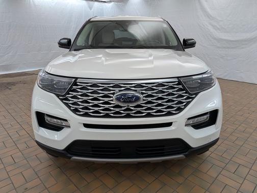 STAR WHITE MET TRI-COAT 2023 Ford Explorer PLATINUM