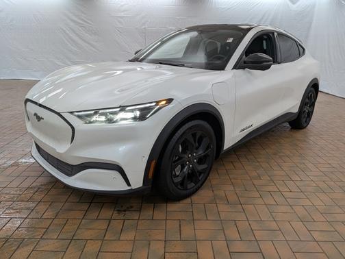 2024 Ford Mustang Mach-E SELECT