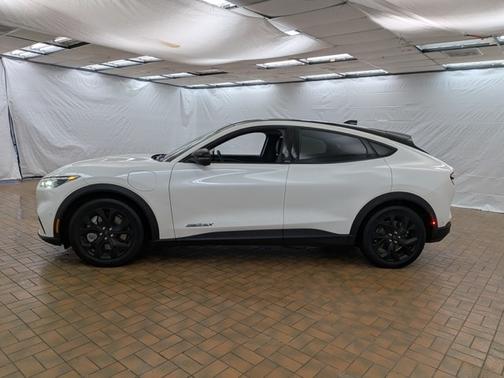 2024 Ford Mustang Mach-E SELECT