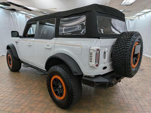 OXFORD WHITE 2024 Ford Bronco BADLANDS