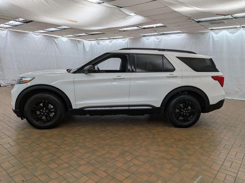 STAR WHITE MET TRI-COAT 2023 Ford Explorer XLT