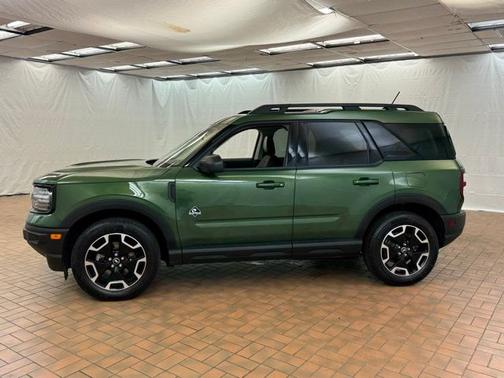 ERUPTION GREEN METALLIC 2023 Ford Bronco Sport OUTER BANKS