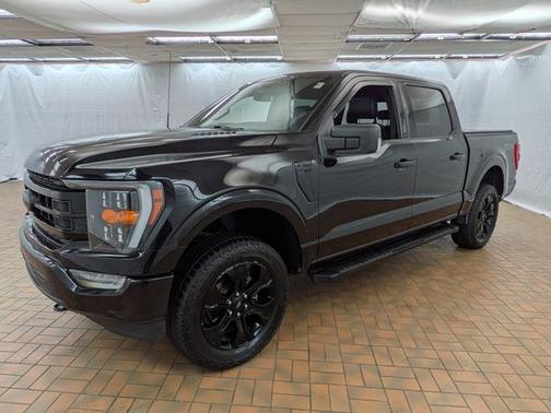 AGATE BLACK METALLIC 2022 Ford F-150 XLT