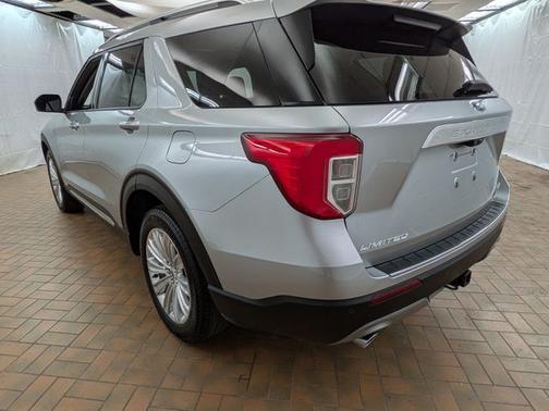 ICONIC SILVER METALLIC 2024 Ford Explorer LIMITED