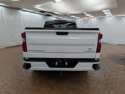 Summit White 2024 Chevrolet Silverado 1500 CUSTOM