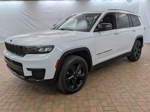 2023 Jeep Grand Cherokee LAREDO