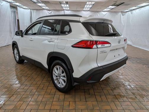 2024 Toyota Corolla Cross LE