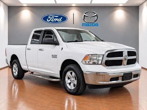 Bright White Clearcoat 2018 RAM 1500 SLT