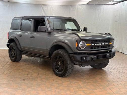 CARBONIZED GRAY METALLIC 2024 Ford Bronco BLACK DIAMOND
