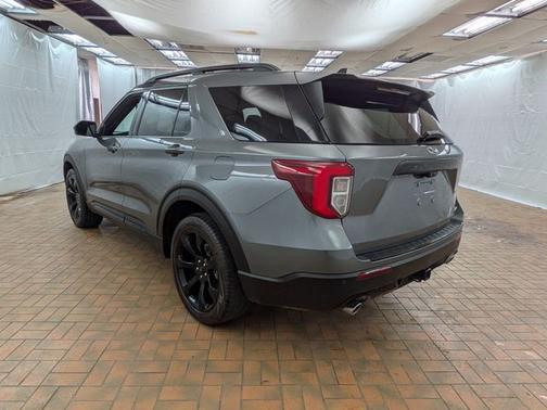 CARBONIZED GRAY METALLIC 2024 Ford Explorer ST-LINE
