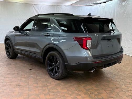 CARBONIZED GRAY METALLIC 2024 Ford Explorer ST-LINE