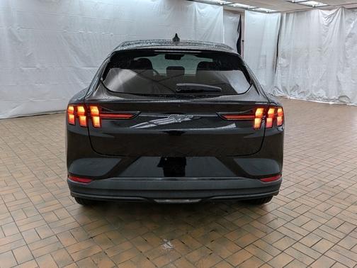 2024 Ford Mustang Mach-E SELECT