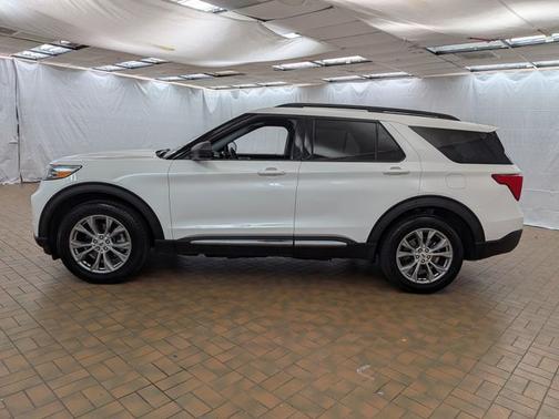 STAR WHITE MET TRI-COAT 2022 Ford Explorer XLT