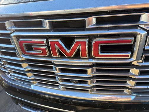Onyx Black 2025 GMC Yukon Denali