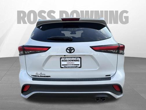 Pearl 2023 Toyota Highlander XSE