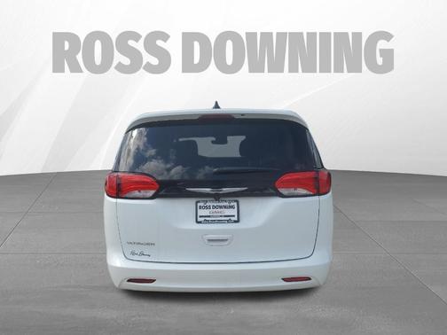 Bright White Clearcoat 2023 Chrysler Voyager LX