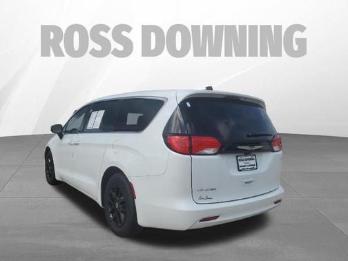 Bright White Clearcoat 2023 Chrysler Voyager LX