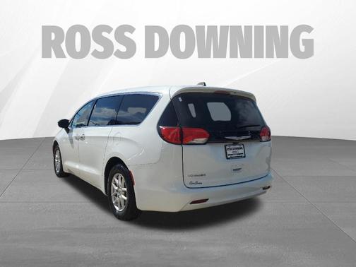 Bright White Clearcoat 2023 Chrysler Voyager LX