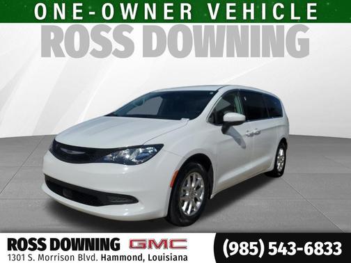 Bright White Clearcoat 2023 Chrysler Voyager LX