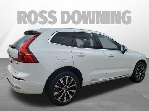 2023 Volvo XC60 B5 Plus Bright Theme