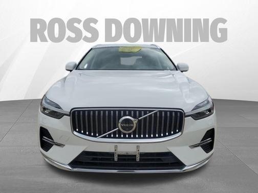 2023 Volvo XC60 B5 Plus Bright Theme