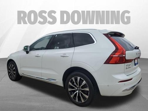 2023 Volvo XC60 B5 Plus Bright Theme