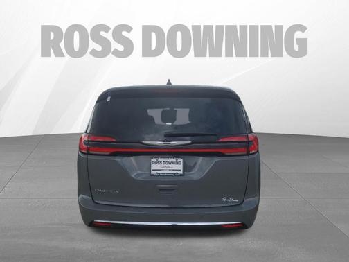 Ceramic Gray Clearcoat 2025 Chrysler Pacifica Select